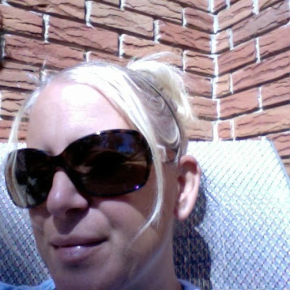 Meet your Posher, Monique - Picture 1 of 1